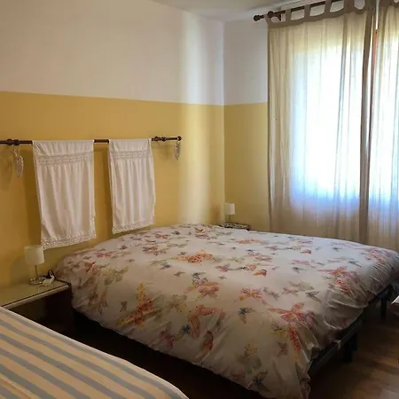 Ampia Con Splendida Vista Villa Pastrengo
